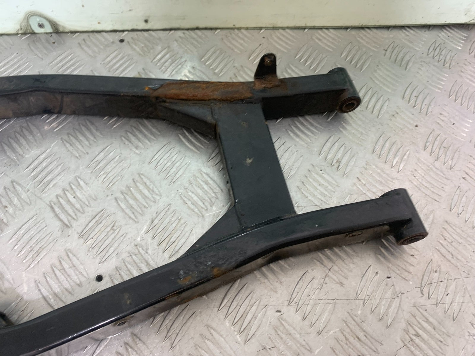 SINNIS HOODLUM 125 SWINGARM   YEAR 2021-2025 (CMB1196)