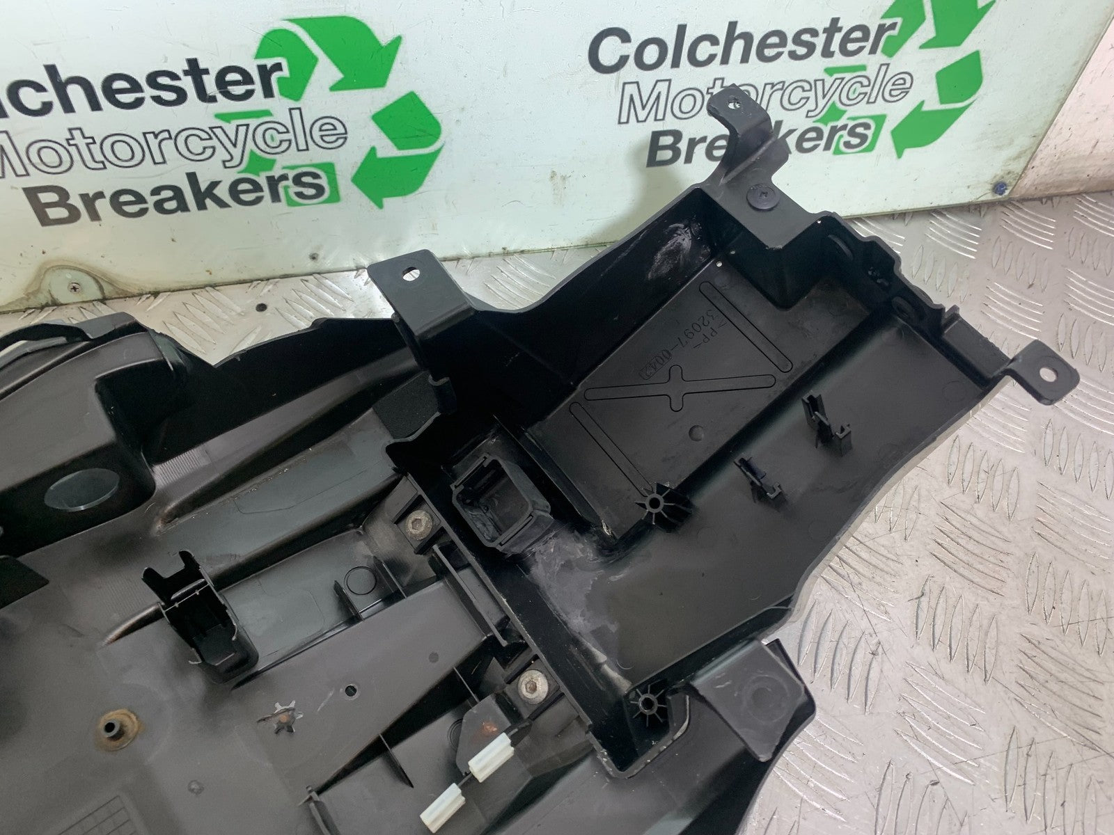 KAWASAKI Z1000 SX UNDERTRAY  YEAR 2014-16 (CMB1264)