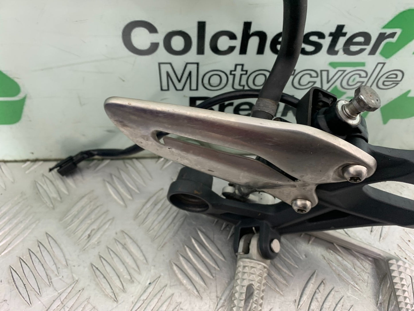 TRIUMPH 675 STREET TRIPLE RX FRONT RIGHT HANGER  2015- 2017 (CMB1299)