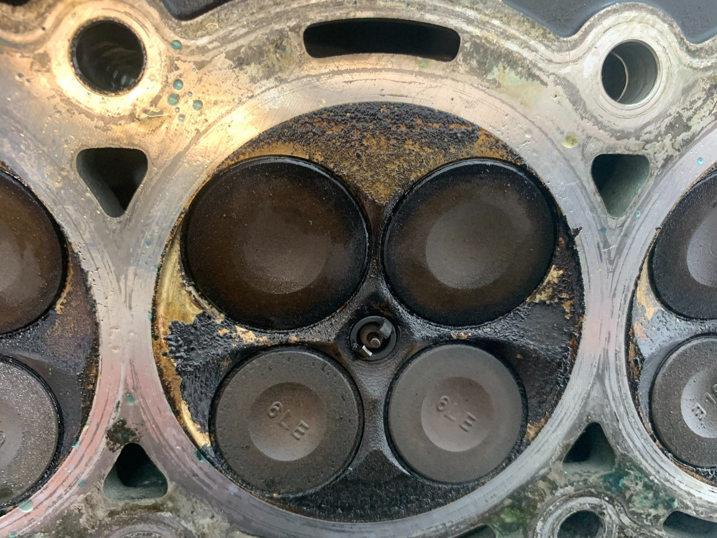 TRIUMPH 675 STREET TRIPLE R CYLINDER HEAD AND CAMS   YEAR 2012 (CMB1221)