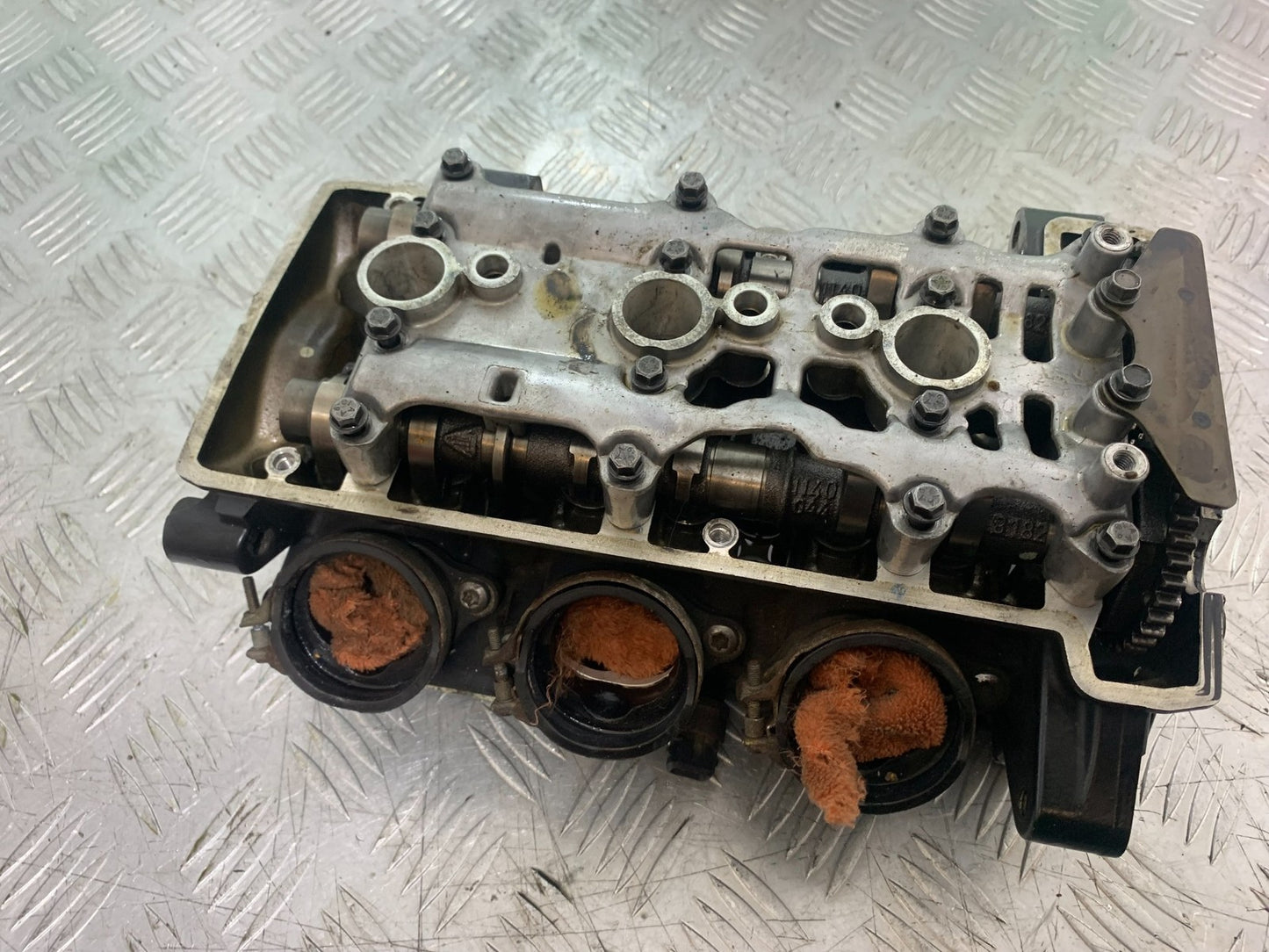 TRIUMPH 675 STREET TRIPLE R CYLINDER HEAD AND CAMS   YEAR 2012 (CMB1221)