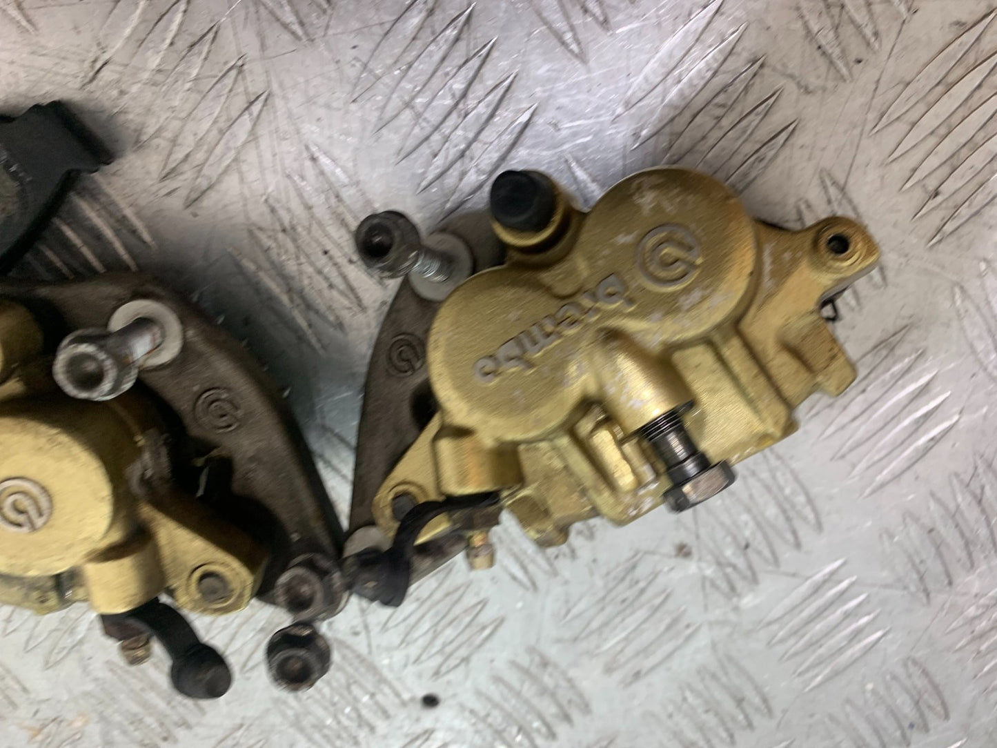 HONDA NT650 V DEAUVILLE FRONT BRAKE CALIPERS YEAR 1998-01(CMB1320)