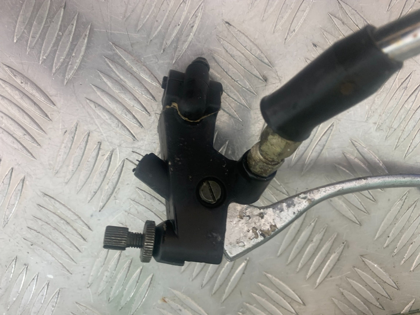 PIONEER XF250 CLUTCH LEVER AND BRACKET  YEAR 2009 (CMB1143)