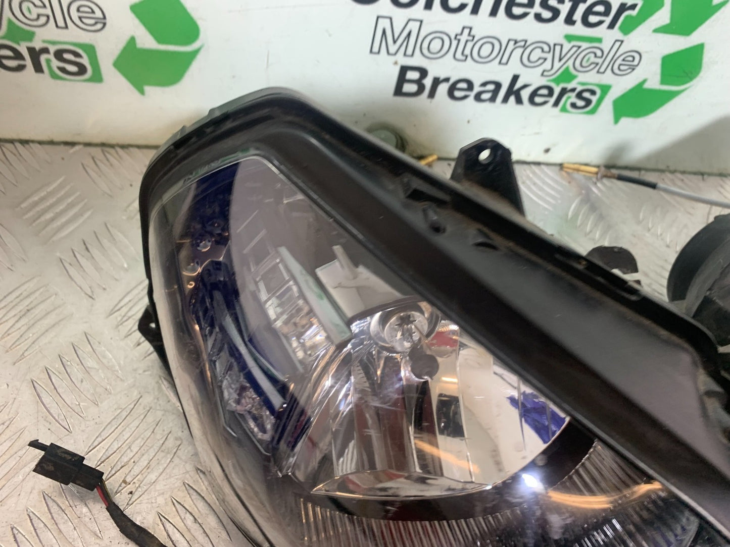 KAWASAKI GTR1400 GTR 1400 HEADLIGHT    YEAR 2007-2009 (CMB1174)