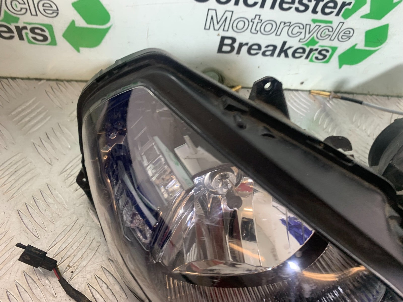 KAWASAKI GTR1400 GTR 1400 HEADLIGHT    YEAR 2007-2009 (CMB1174)