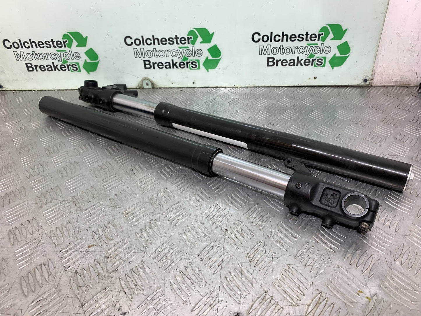 KTM 690 DUKE R LC4 FRONT WHITE POWER WP FORKS YEAR 2012-2015  (CMB1180)