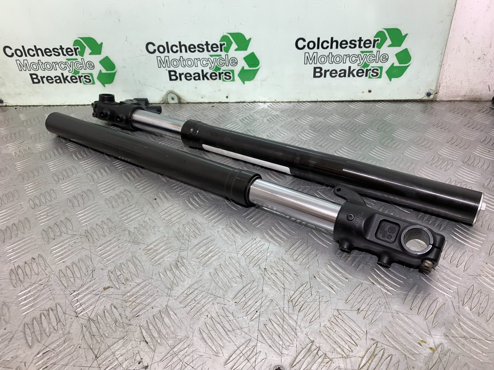 KTM 690 DUKE R LC4 FRONT WHITE POWER WP FORKS YEAR 2012-2015  (CMB1180)