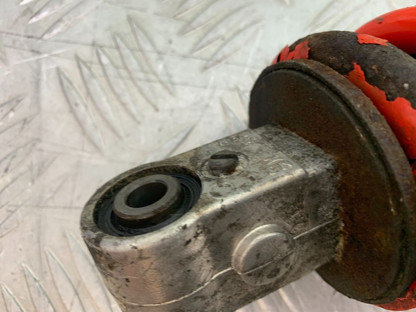 TRIUMPH 955i SPRINT ST REAR SHOCK  YEAR 1999-04 (CMB1230)