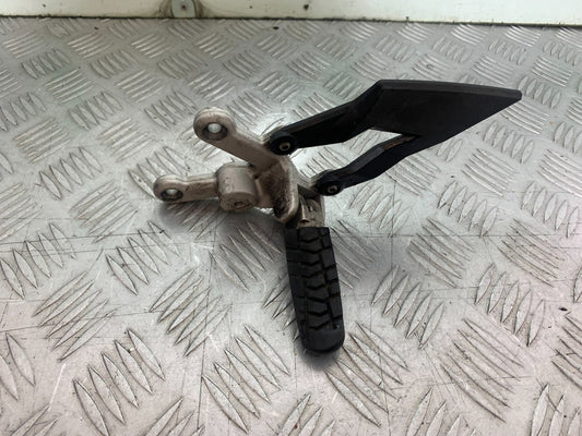 KTM 990 SUPER DUKE FRONT LEFT HANGER AND PEG  YEAR 2007-2011  (CMB1207)