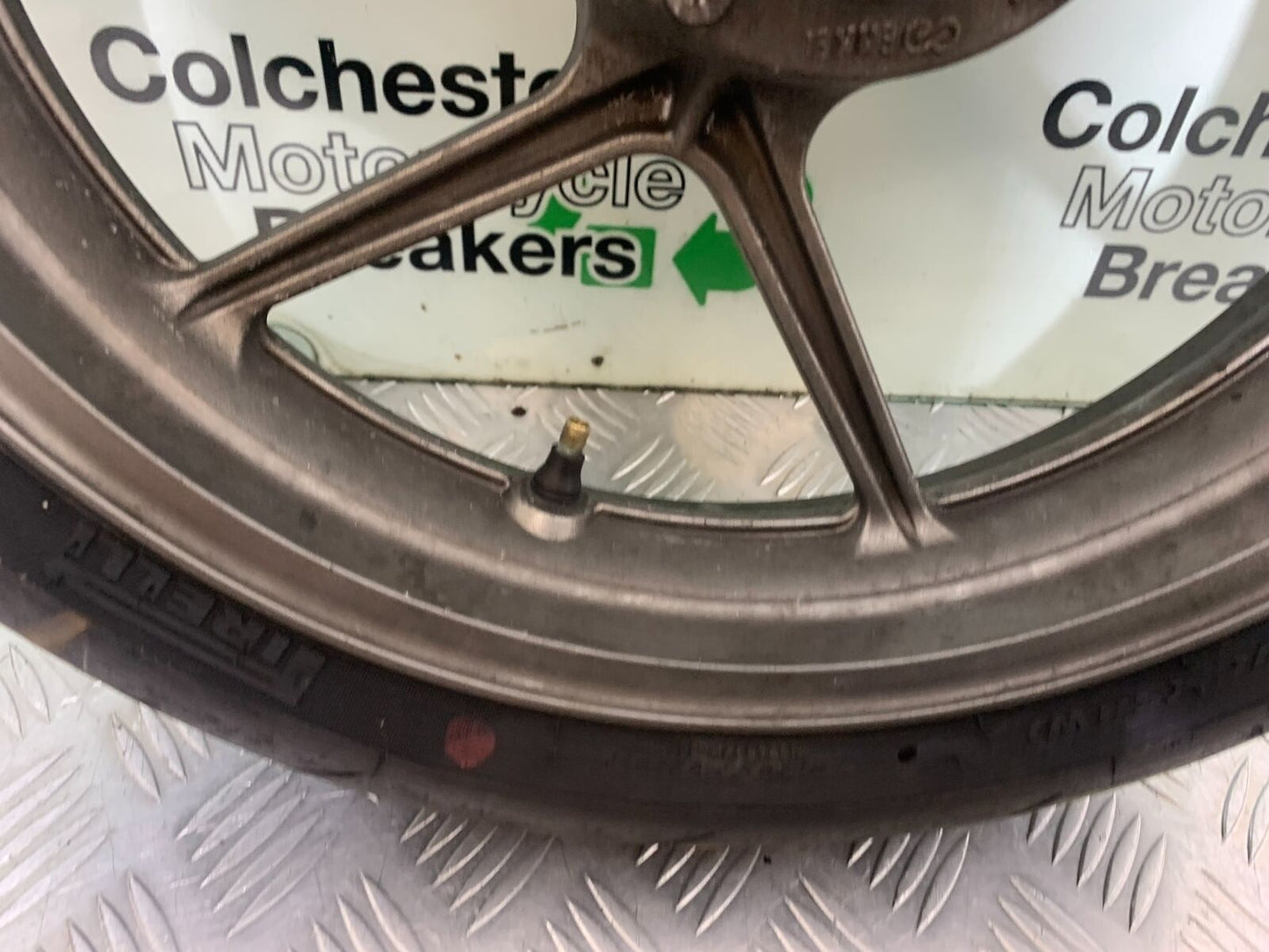 KAWASAKI Z750 Z 750 FRONT WHEEL  YEAR 2004-2006  (CMB1104)