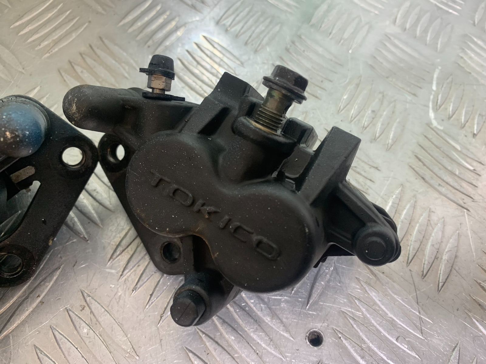 SUZUKI GSX750 F GSX 750 F FRONT BRAKE CALIPERS  YEAR 1998-2003 (CMB1063)