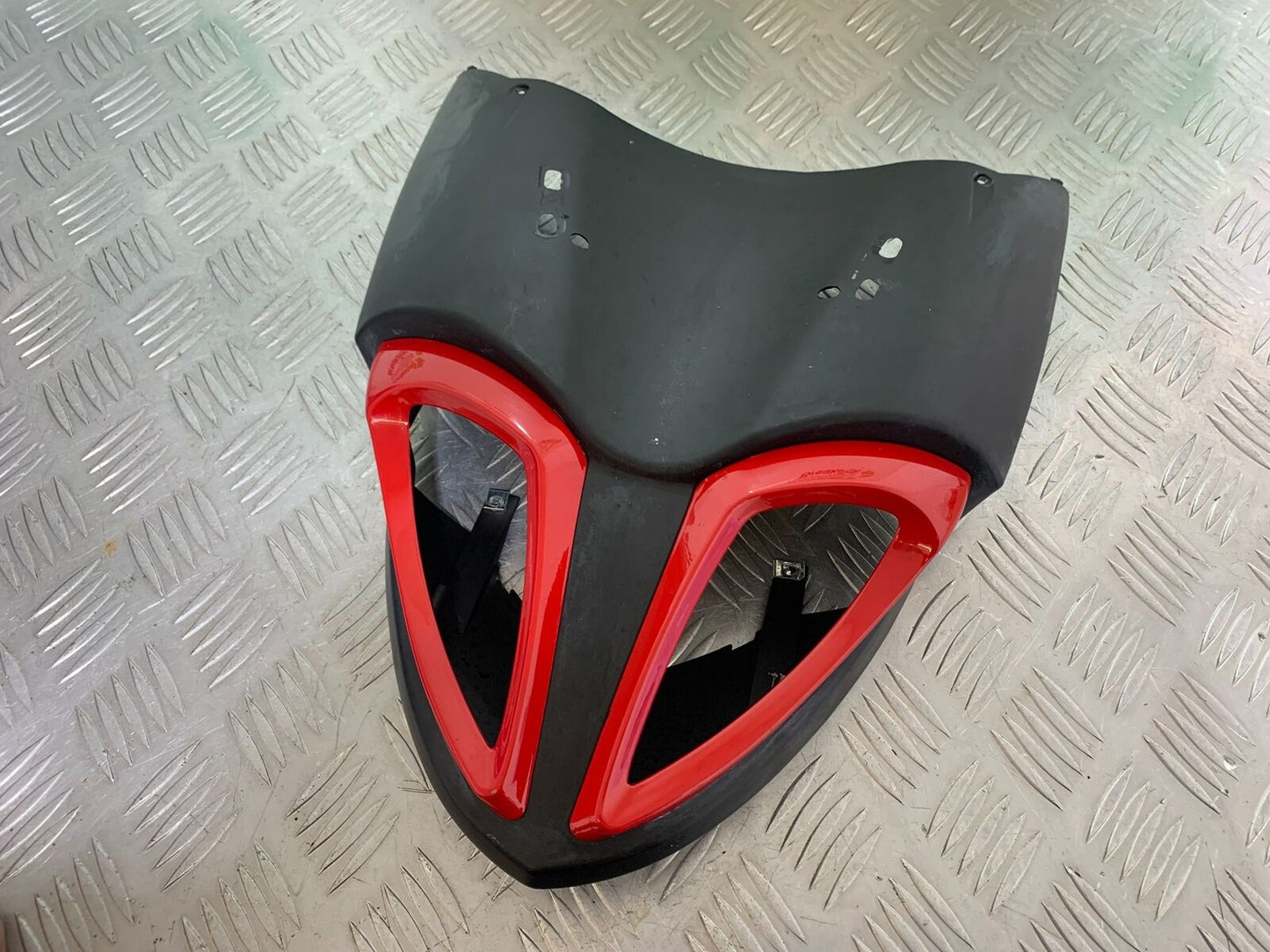 MOTORINI MISANO SXI 125 TAIL PIECE REAR LIGHT SURROUND   YEAR 2022 (CMB1078)