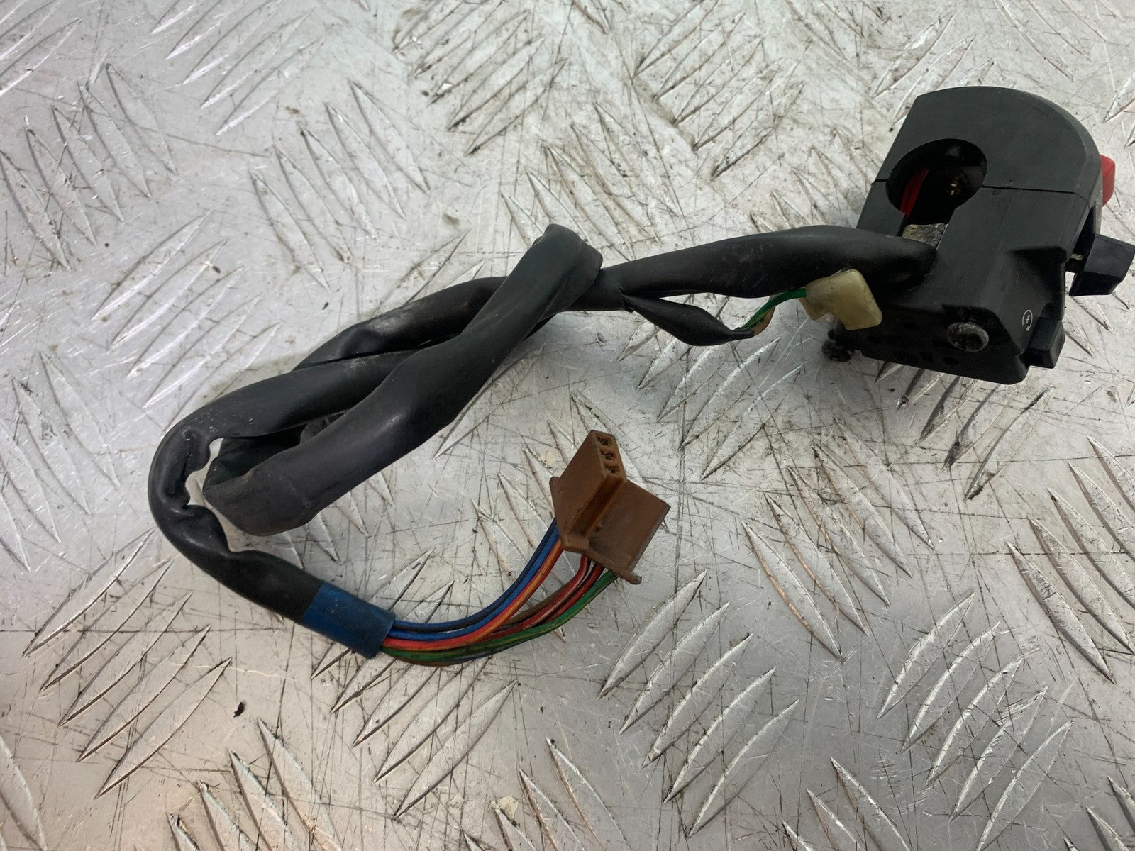 YAMAHA YZF R1 RIGHT SWITCH GEAR  YEAR 1998-99 (CMB1291)