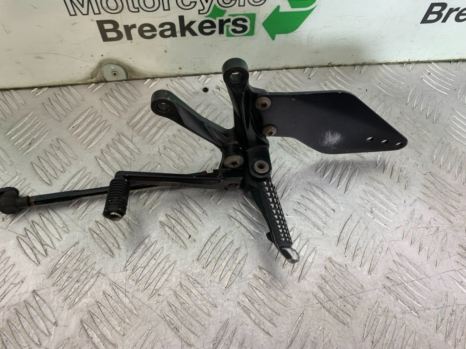 KAWASAKI ZX10R ZX10 R FRONT LEFT HANGER   2008-2010 (CMB1301)