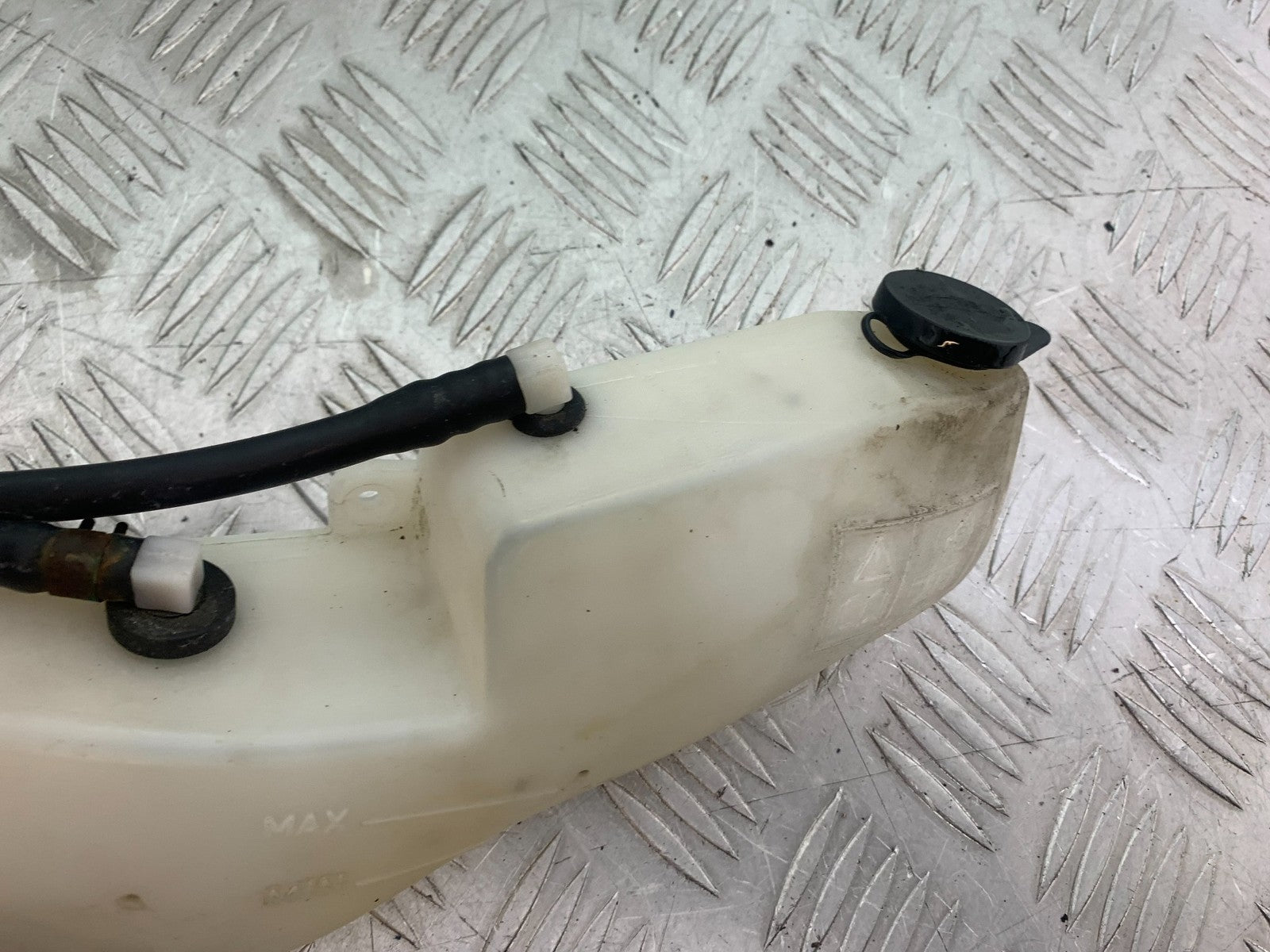 TRIUMPH 955i SPRINT ST COOLANT BOTTLE 1999-2004 (CMB1176)