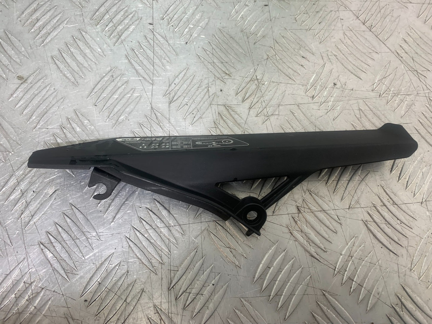 APRILIA SL750 SL 750 SHIVER CHAIN GUARD YEAR 2008-2016 (CMB1242)