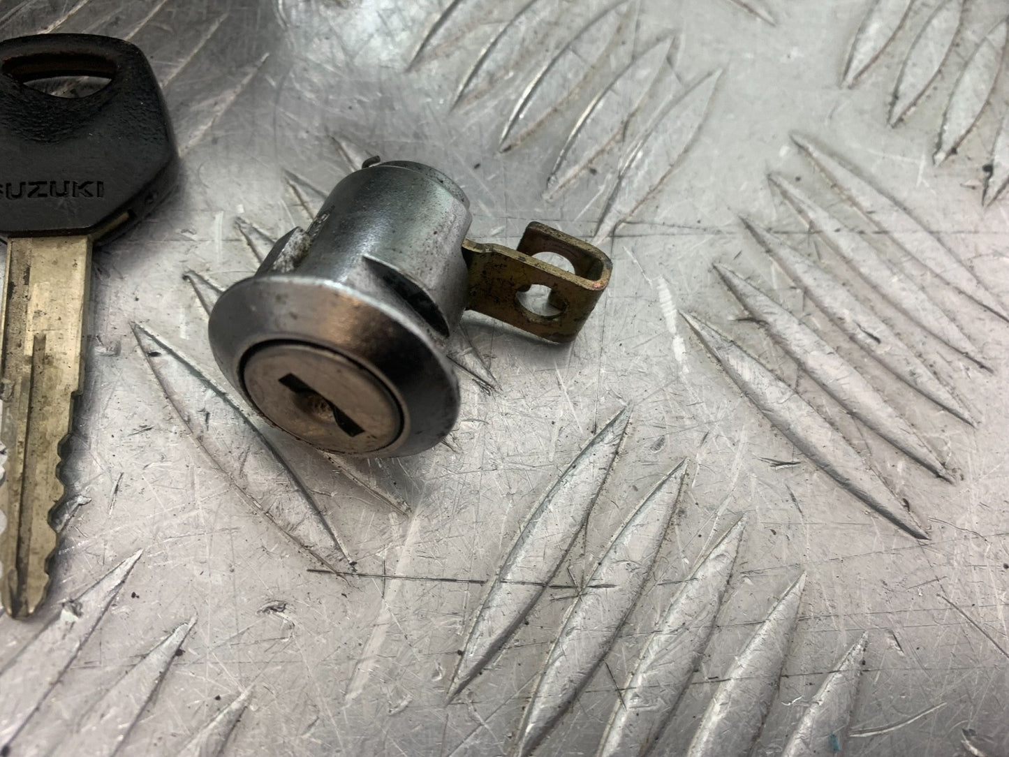SUZUKI GSXR600 GSXR 600 K1 K2 K3 LOCKS AND KEY  1999-03 (CMB1284)