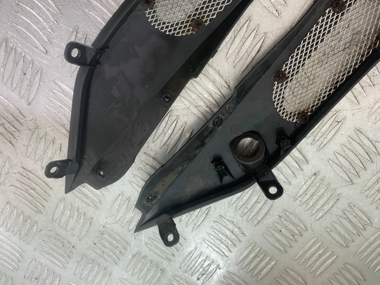 BENELLI BN125 BN 125 LEFT AND RIGHT SIDE INFILL PANELS  YEAR 2018-2021 (CMB1245)