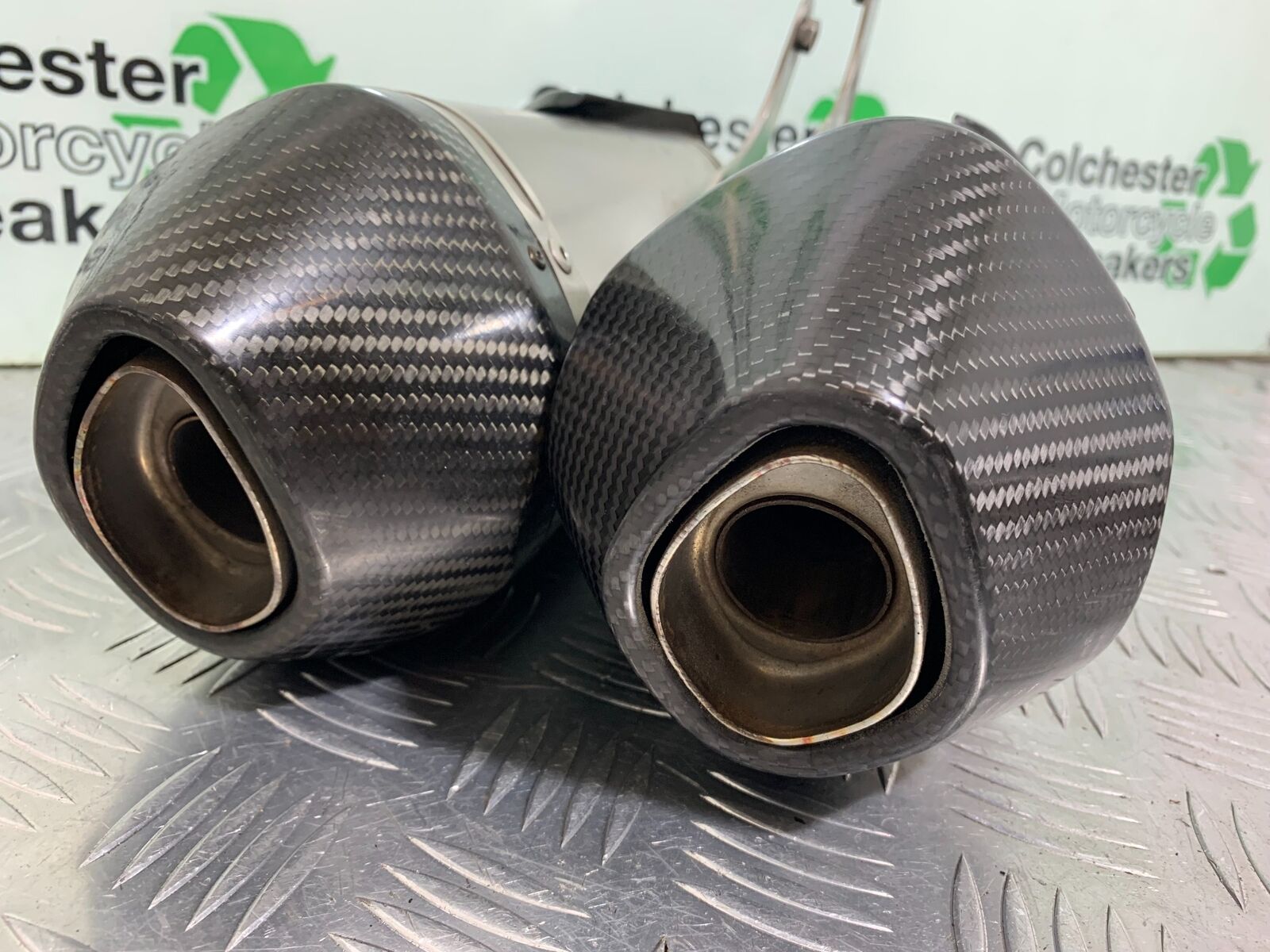 TRIUMPH 1050 SPEED TRIPLE RS  ARROW SILENCERS YEAR 2018-2020 (CMB1029)