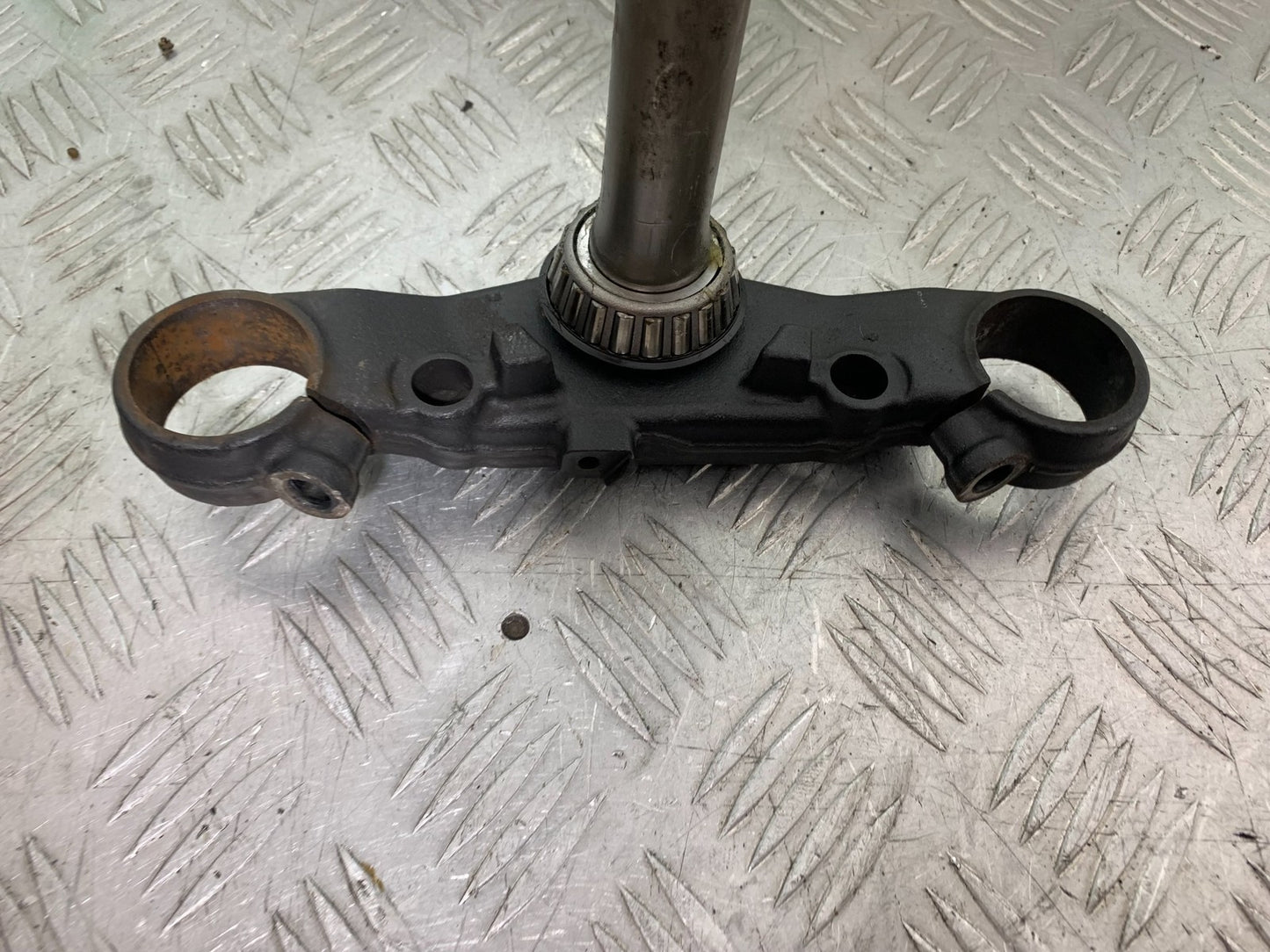 HONDA CBF600 CBF 600 BOTTOM YOKE  YEAR 2004-07  (CMB1305)