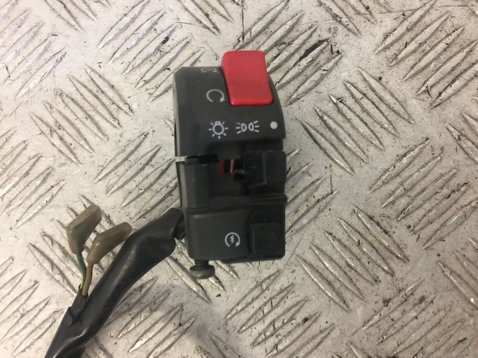 YAMAHA YZF R1 5JJ RIGHT SWITCH GEAR   YEAR 2000-01 (STOCK 622)