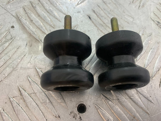 YAMAHA YZF R1 14 B BIG BANG SWINGARM BOBBINS  2009-14 (CMB1175)