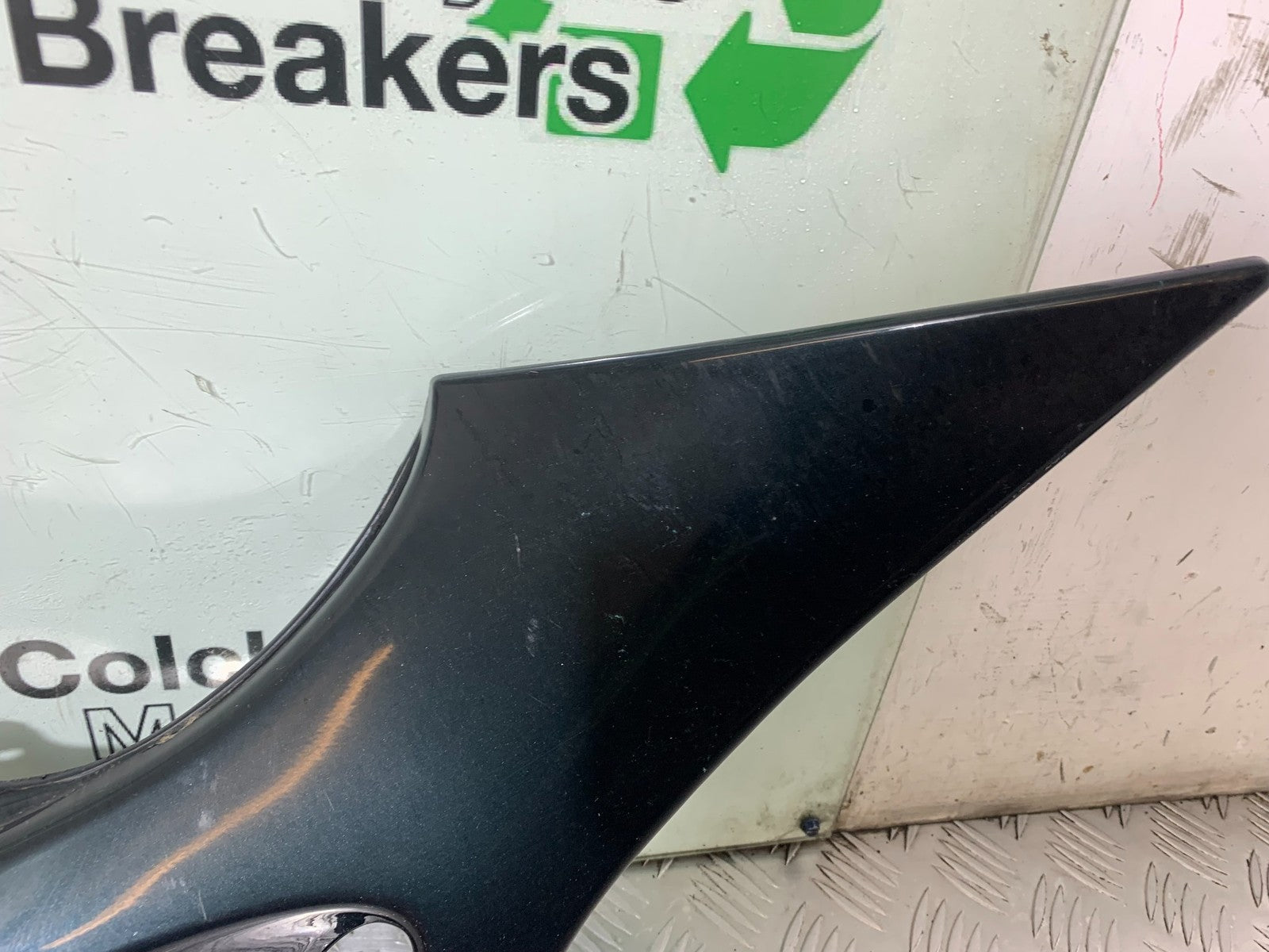 TRIUMPH 955i SPRINT ST RIGHT SEAT PANEL YEAR 1999-04 (CMB1230)