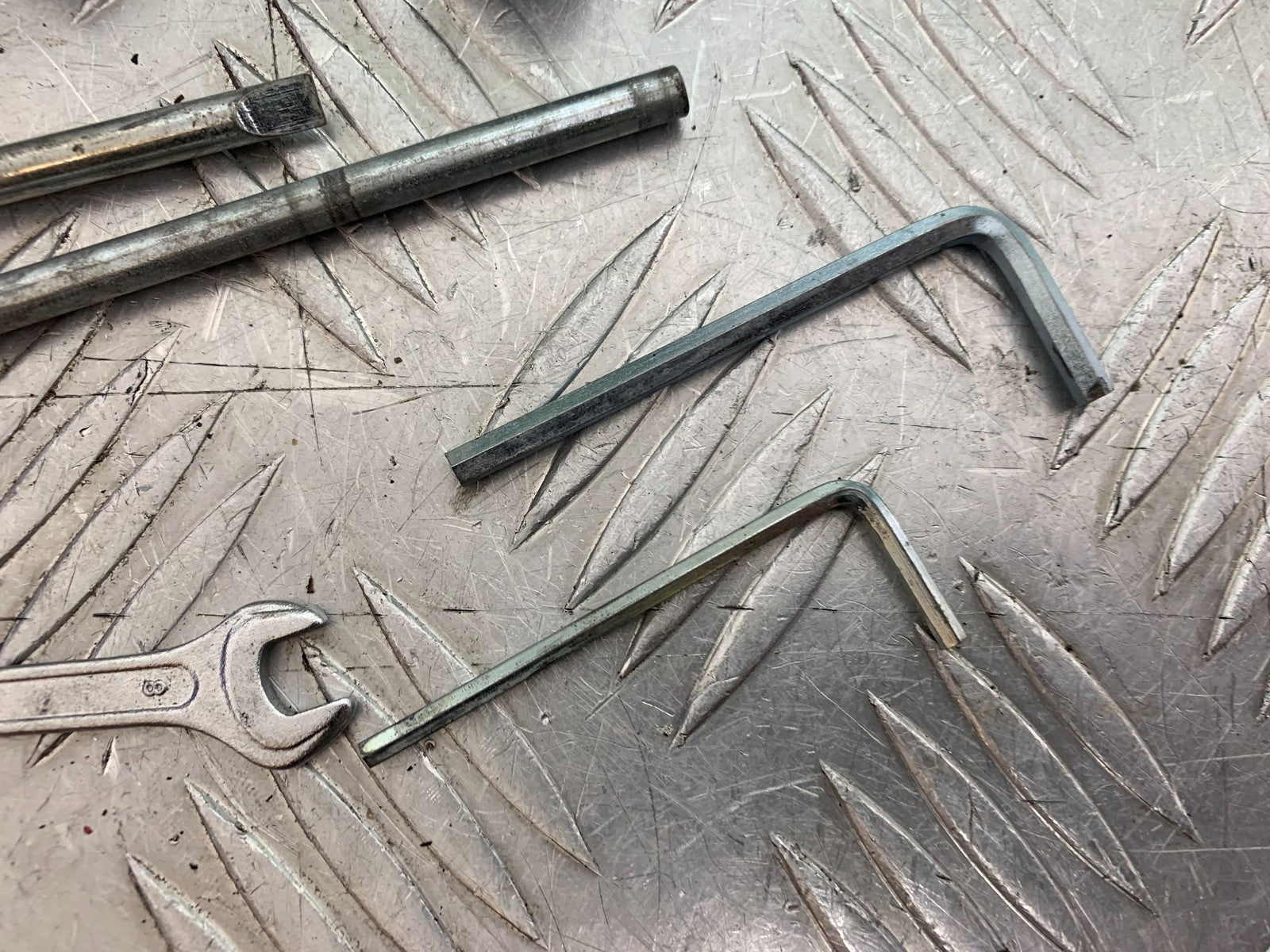 DUCATI 1299 PANIGALE TOOL KIT   YEAR 2016 (CMB 1187)