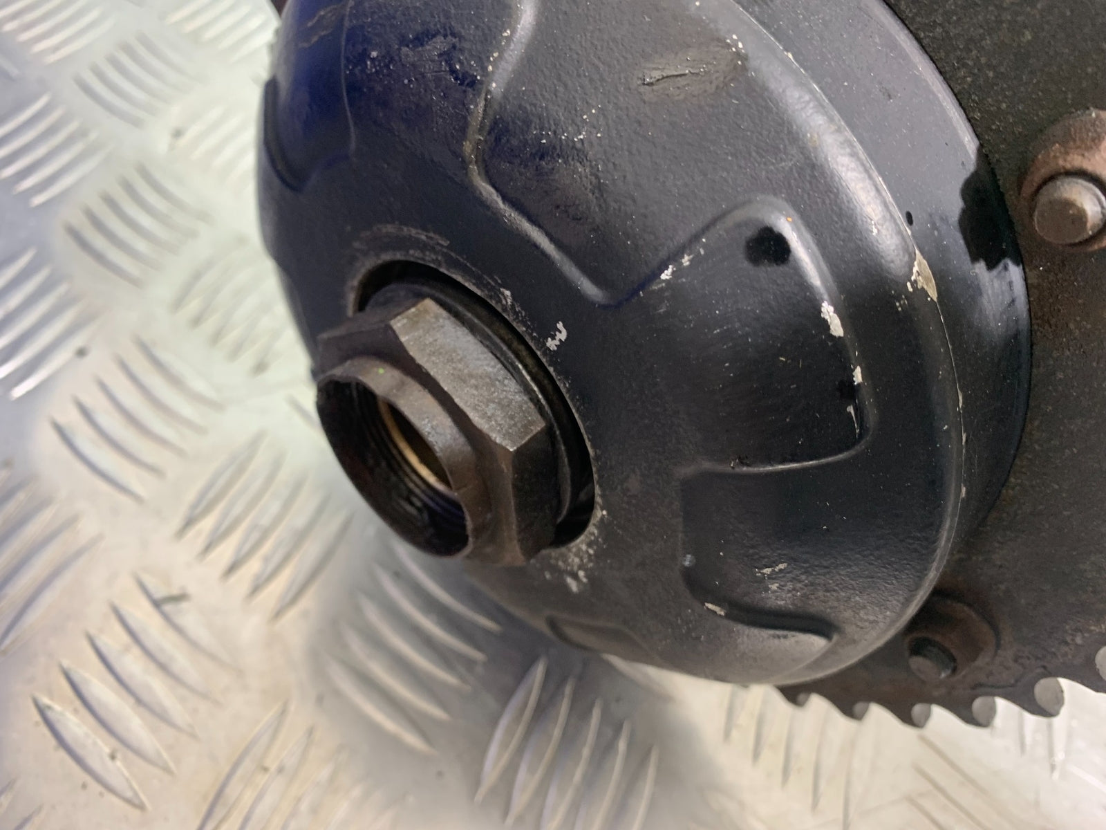 TRIUMPH T509 SPEED TRIPLE REAR HUB DISC AND SHAFT  YEAR 1997-1998 (CMB1144)