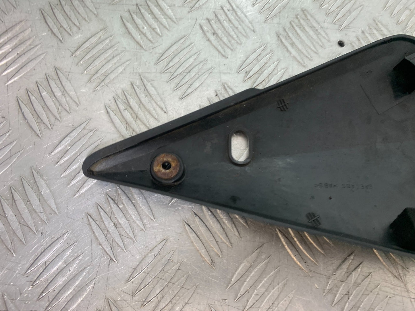 SUZUKI GSF600 GSF 600 BANDIT RIGHT SIDE PANEL   2000-2004 (CMB1269)