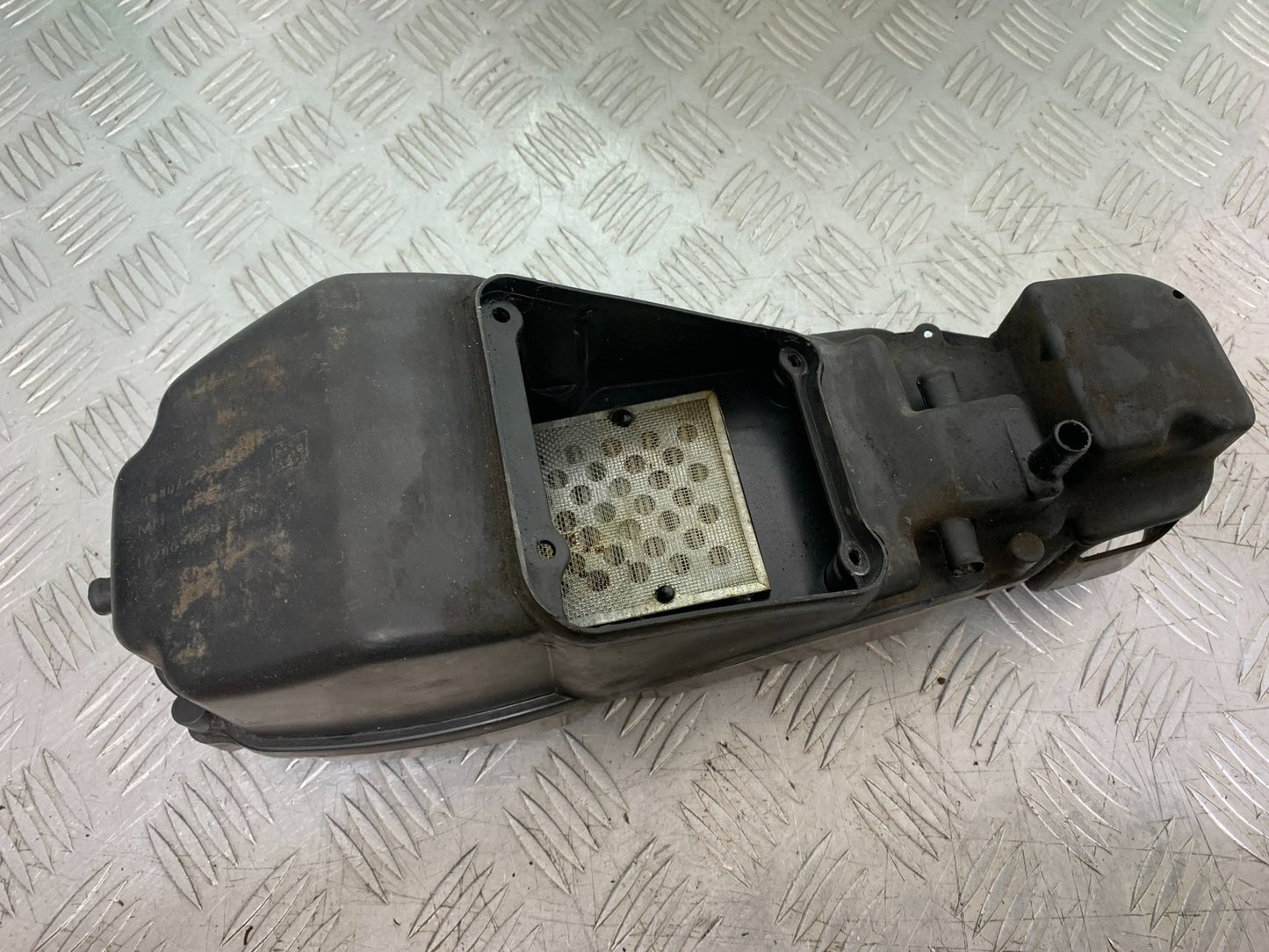 HONDA XL125 VARADERO AIRBOX   YEAR 2001-2006  (CMB1304)