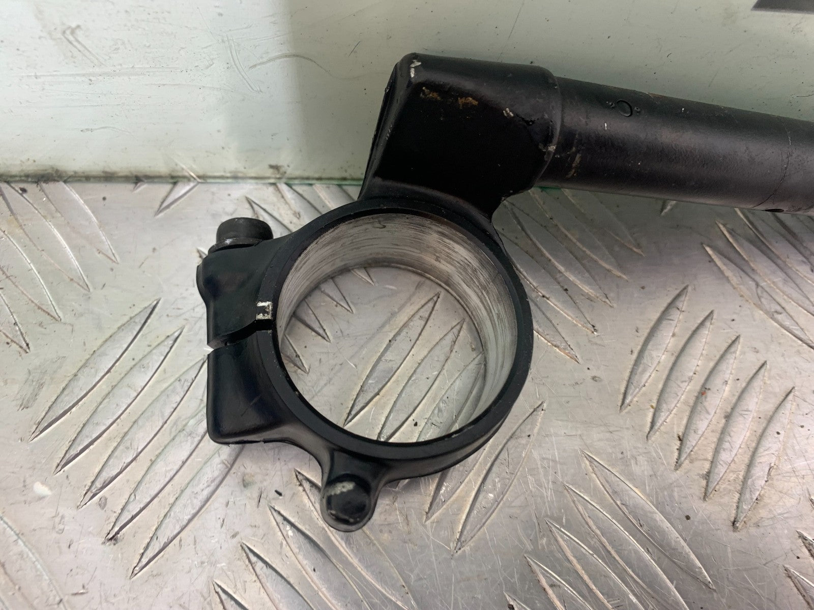 HONDA CBR1000 rr FIREBLADE RIGHT HANDLEBAR  YEAR 2006 (CMB1220)