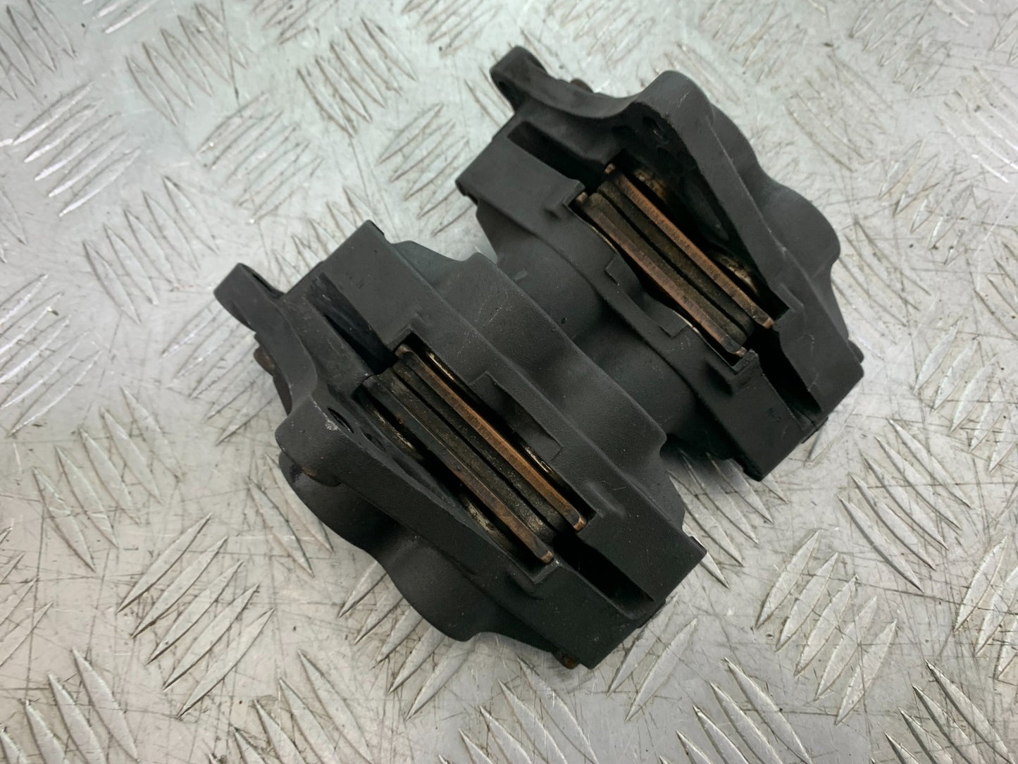 TRIUMPH 955I SPRINT RS FRONT CALIPERS YEAR 1999-03 (CMB1313)