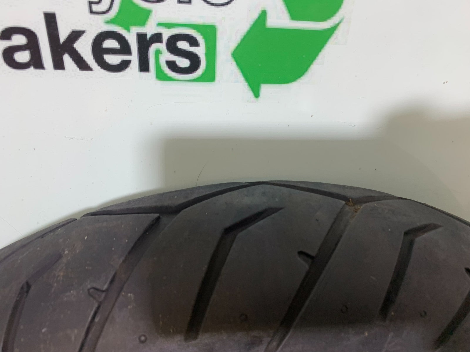 KAWASAKI ZX9R ZX9 R FRONT WHEEL  YEAR 1998-1999 (CMB1329)