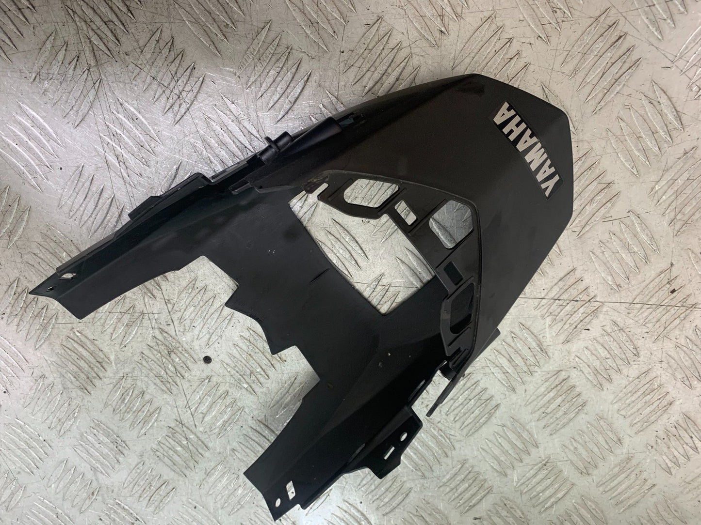 YAMAHA YS125 YS 125 REAR LIGHT SURROUND  YEAR 2017-2021 (CMB1321)