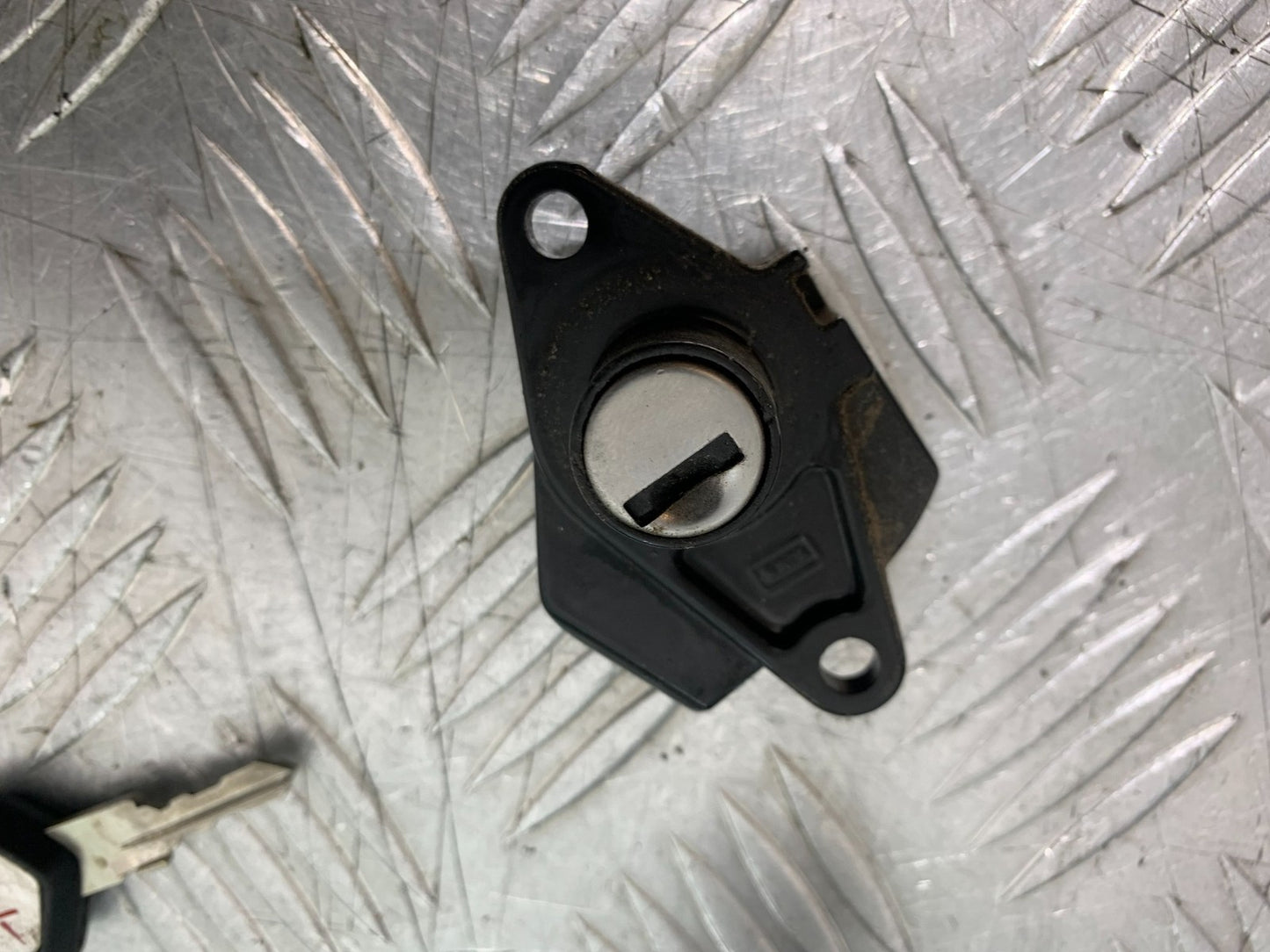 MV AGUSTA 800 F3 IGNITION SEAT LOCK AND KEY  YEAR 2017-2019 (CMB1227)