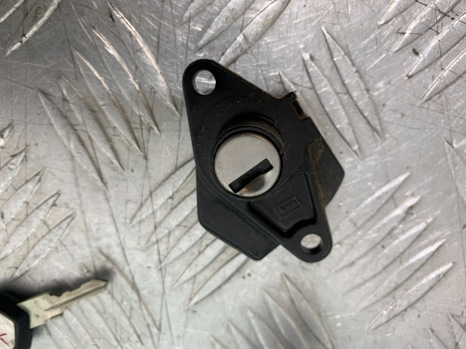 MV AGUSTA 800 F3 IGNITION SEAT LOCK AND KEY  YEAR 2017-2019 (CMB1227)