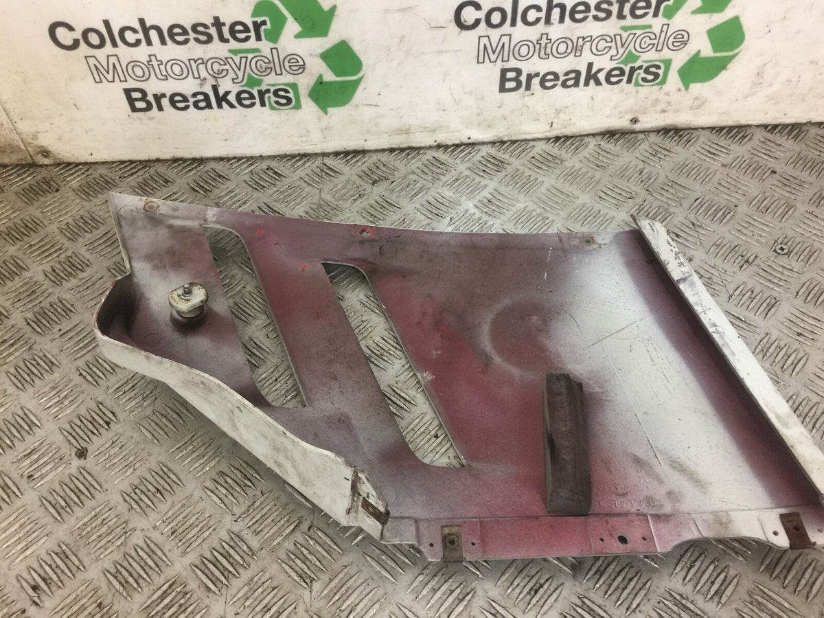 SUZUKI GSXR750 SLINGSHOT RIGHT MIDDLE FAIRING PANEL  YEAR 1989 (STOCK 486)