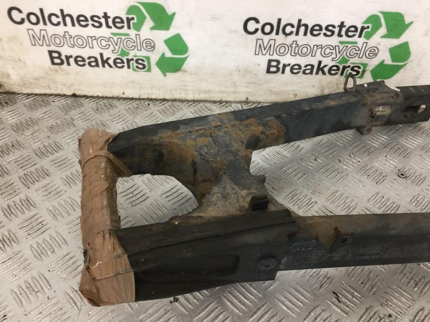 KAWASAKI NINJA 250 R EX250 SWINGARM  YEAR 2008  (STOCK 879)