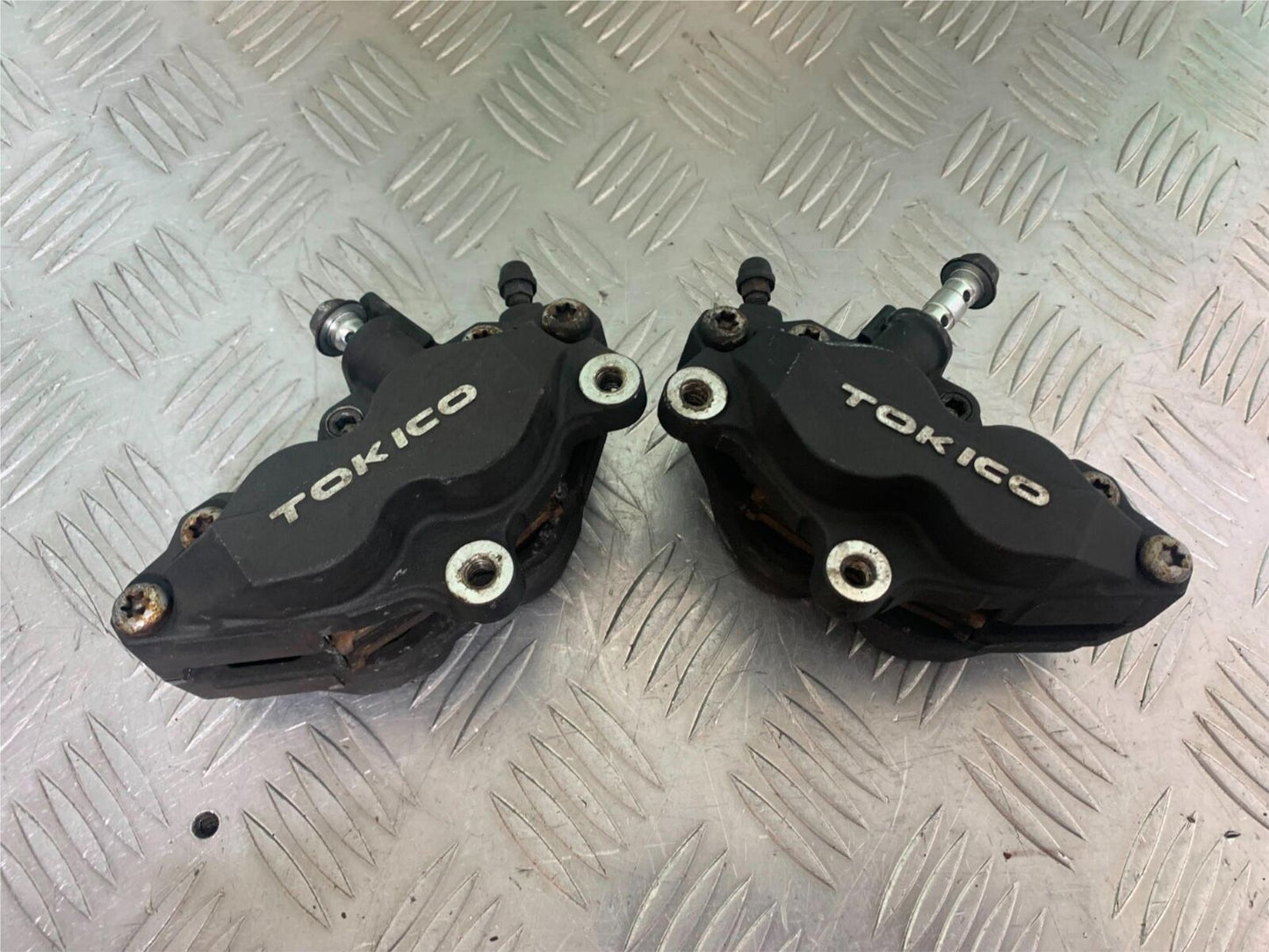 SUZUKI GSF1250 GSF 1250 BANDIT FRONT CALIPERS  YEAR 2007-2011 (CMB1125)