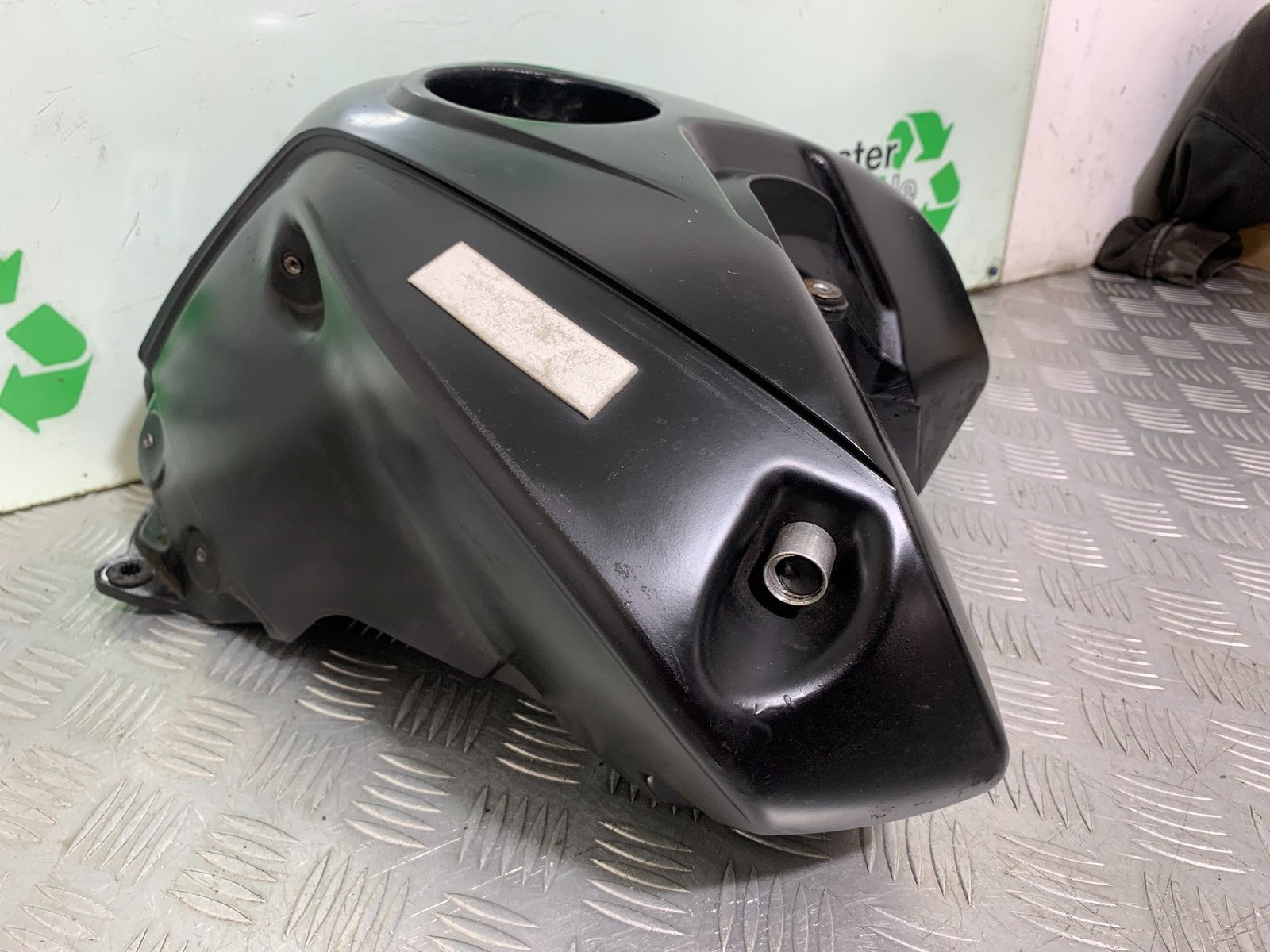 KTM 690 DUKE R LC4 FUEL PETROL TANK YEAR 2012-2015  (CMB1180)