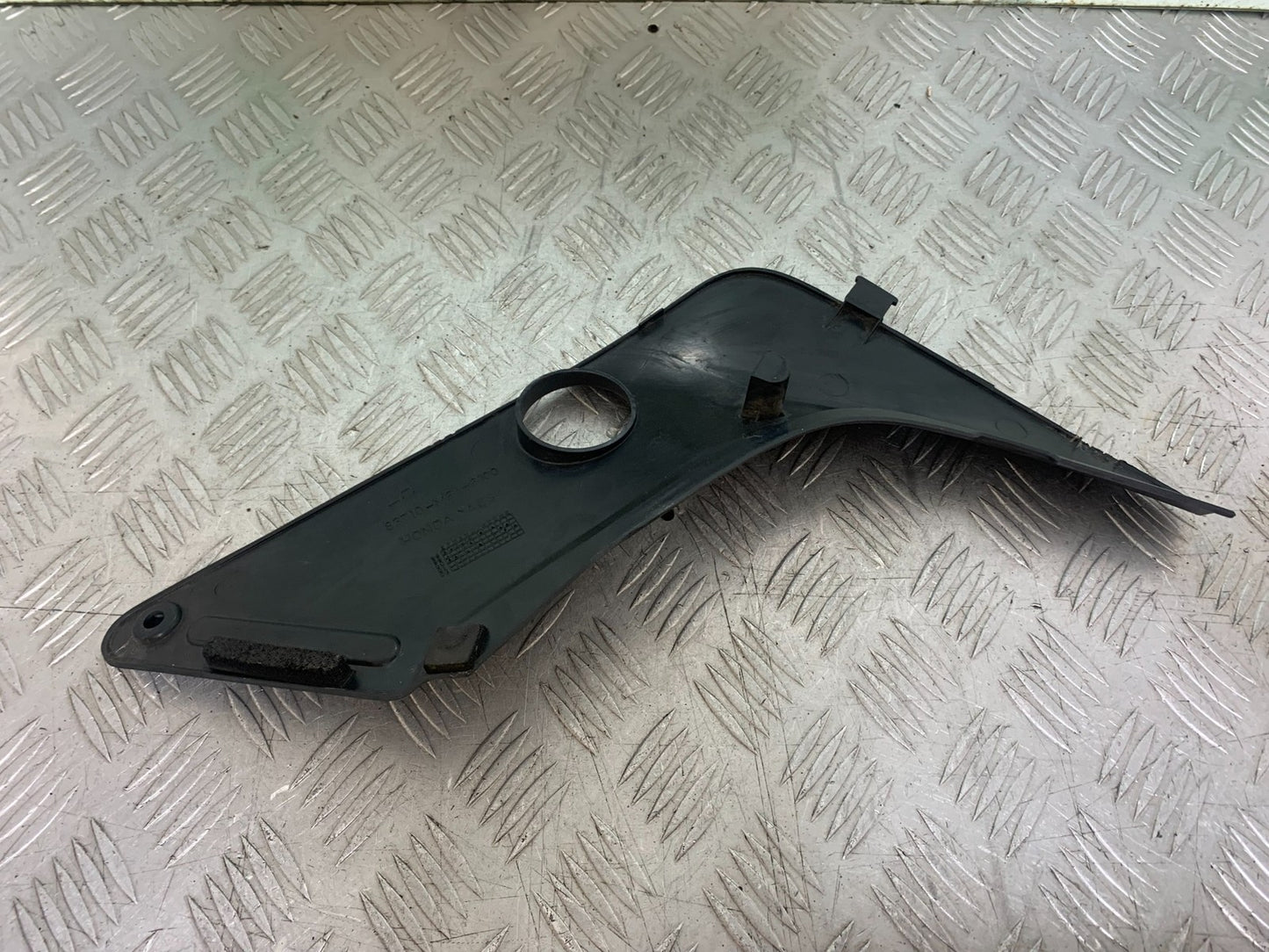 HONDA NT650 V DEAUVILLE LEFT SEAT PANEL  YEAR 1998-01 (CMB1320)