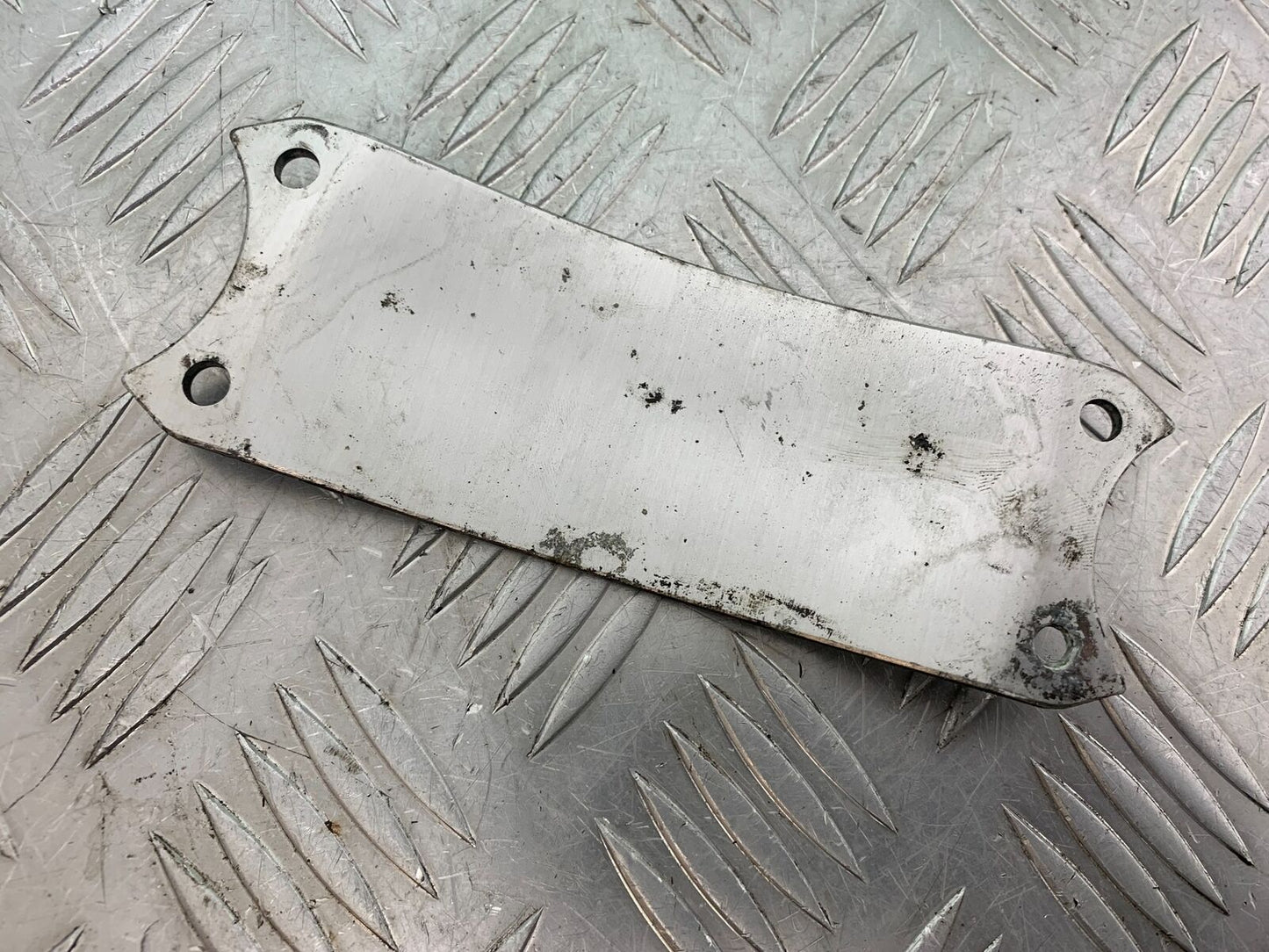 YAMAHA FJ1100 FJ 1100 MUDGUARD BRACE YEAR 1984-1985 (CMB1101)