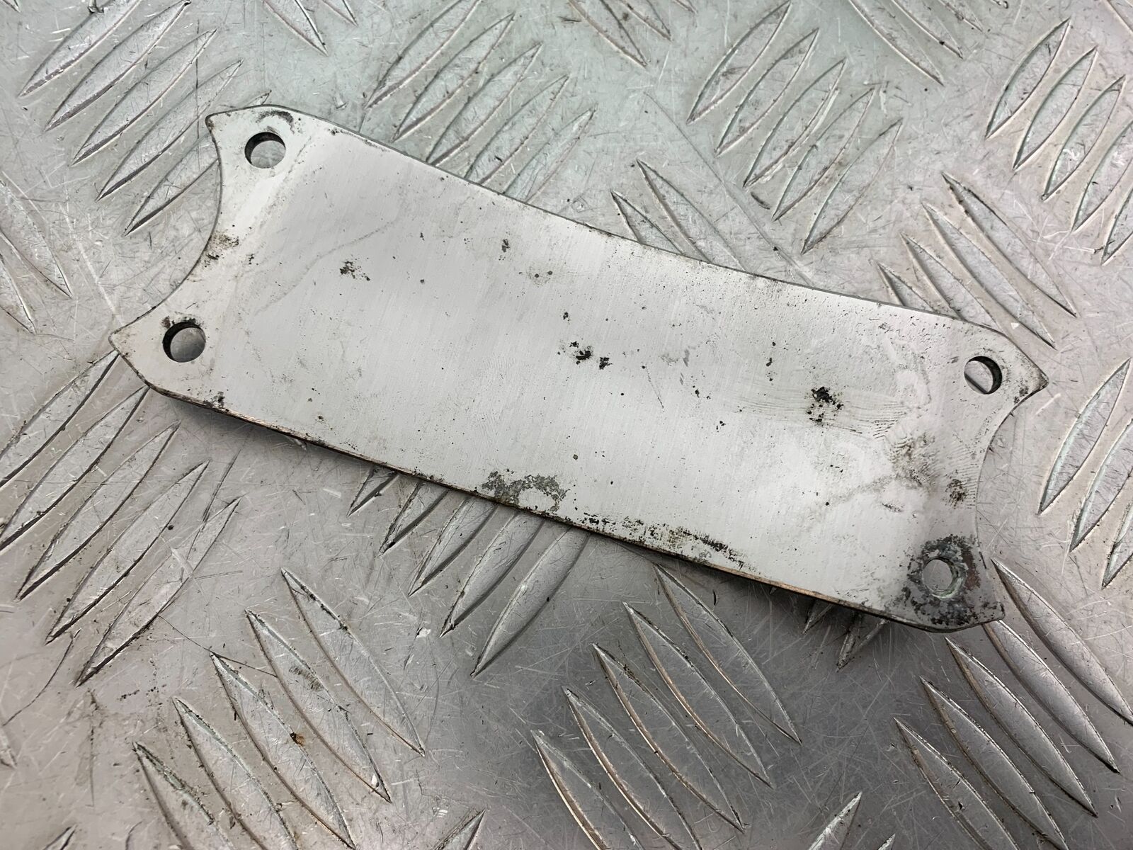 YAMAHA FJ1100 FJ 1100 MUDGUARD BRACE YEAR 1984-1985 (CMB1101)