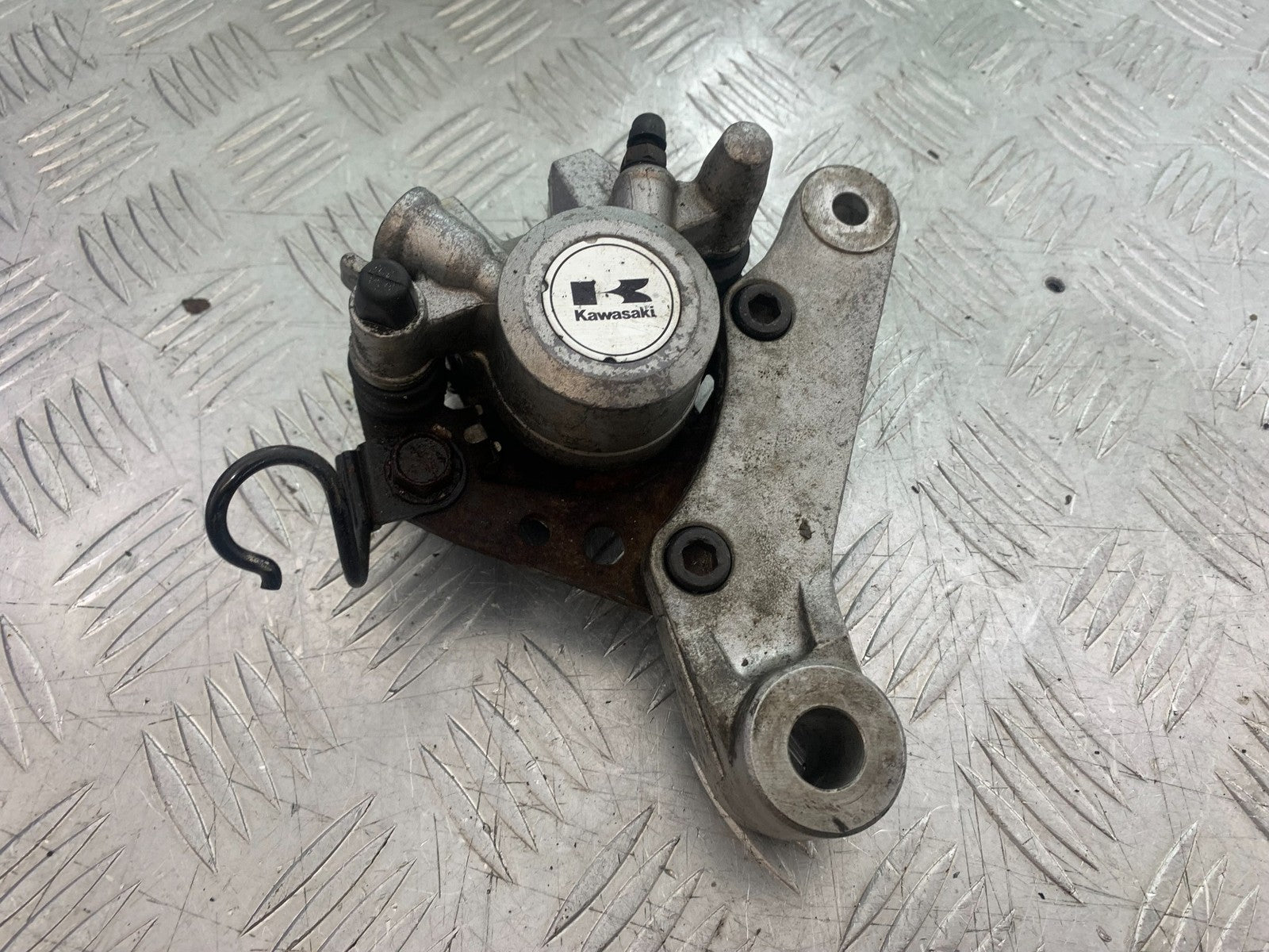 KAWASAKI GPZ600 GPZ 600 REAR BRAKE CALIPER  YEAR 1988-90 (CMB1258)