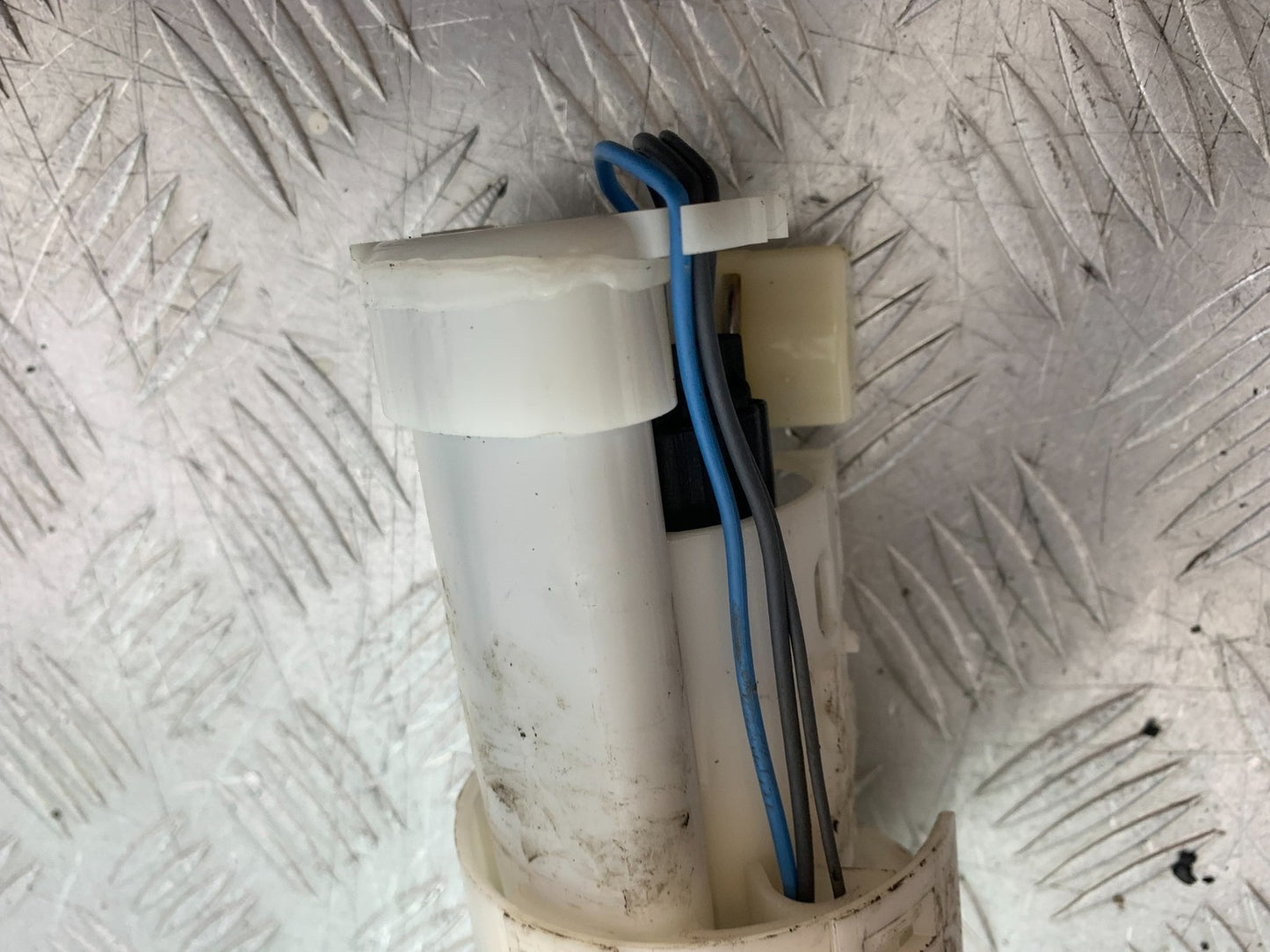 TRIUMPH 1050 SPRINT ST PETROL PUMP  2003-2011 (CMB1285)