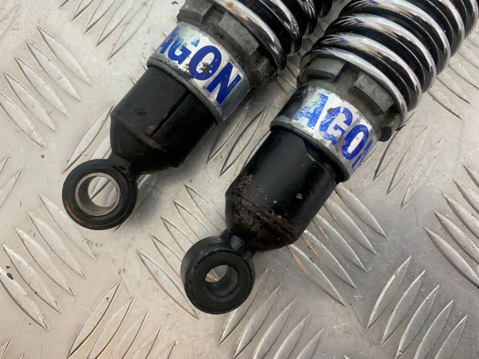 YAMAHA XV535 XV 535 VIRAGO HAGON SHOCKS YEAR 1994-02 (CMB1044)