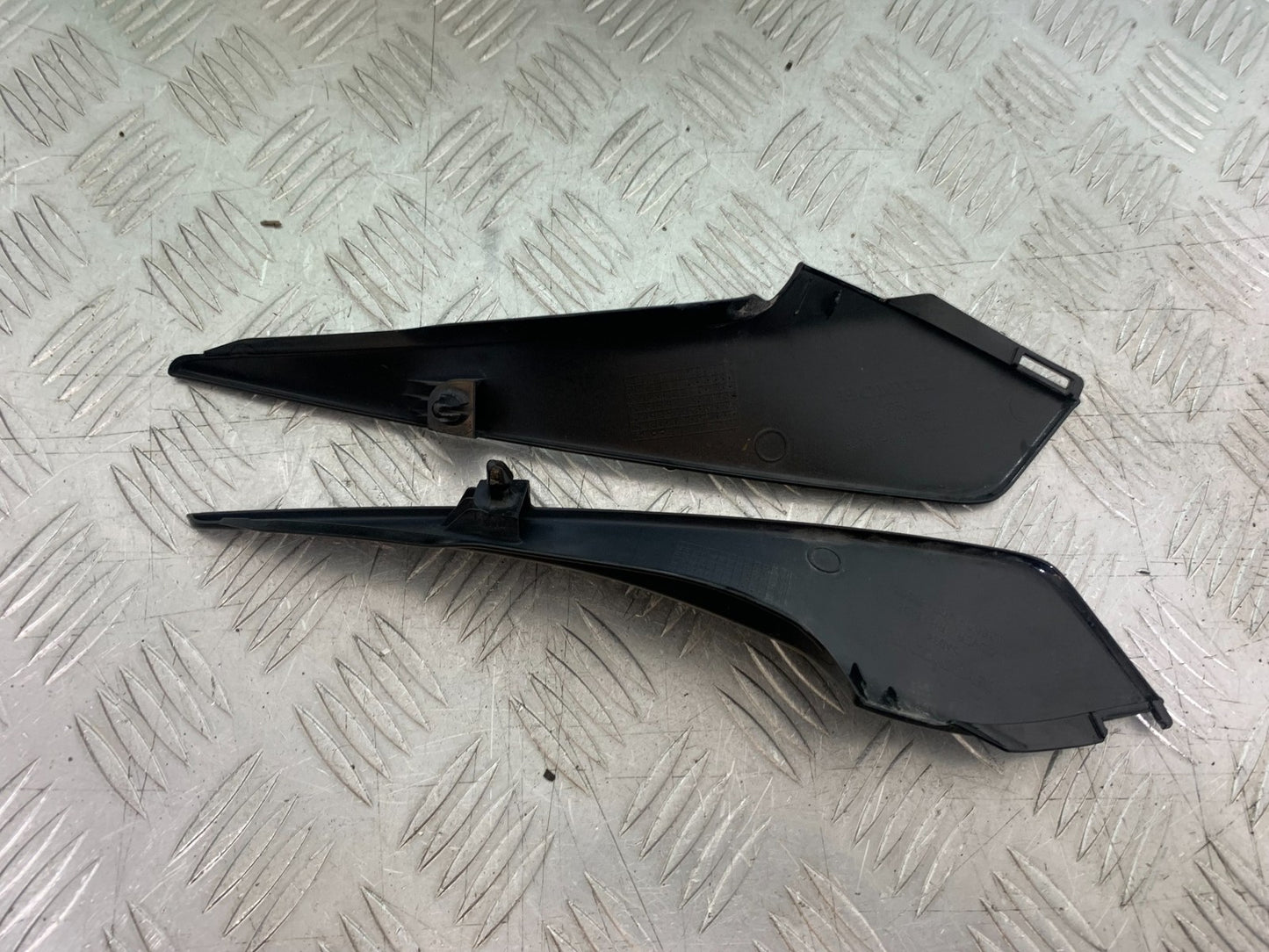 HONDA CBR1000 rr FIREBLADE LEFT & RIGHT SIDE INFILLS 2012-2016 (CMB1280)