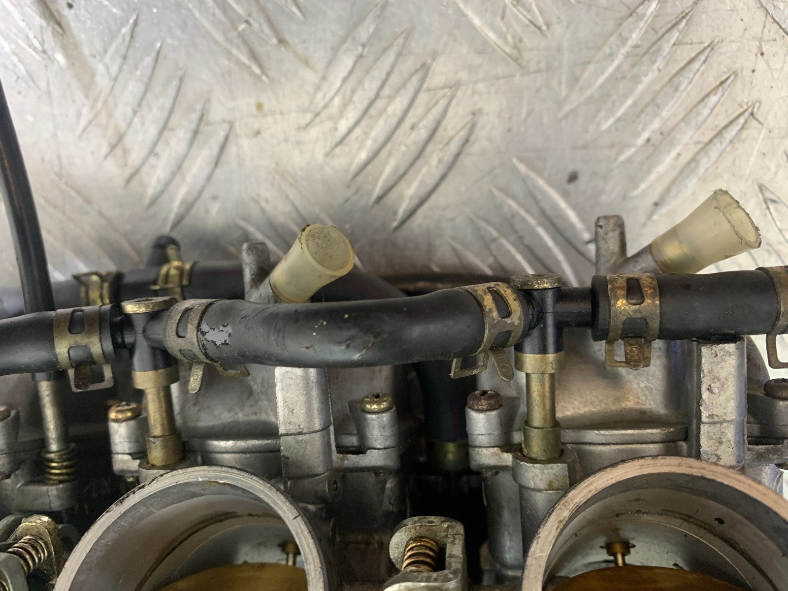 KAWASAKI ZZR1100 D CARBS  YEAR 1993-2001 (CMB1289)