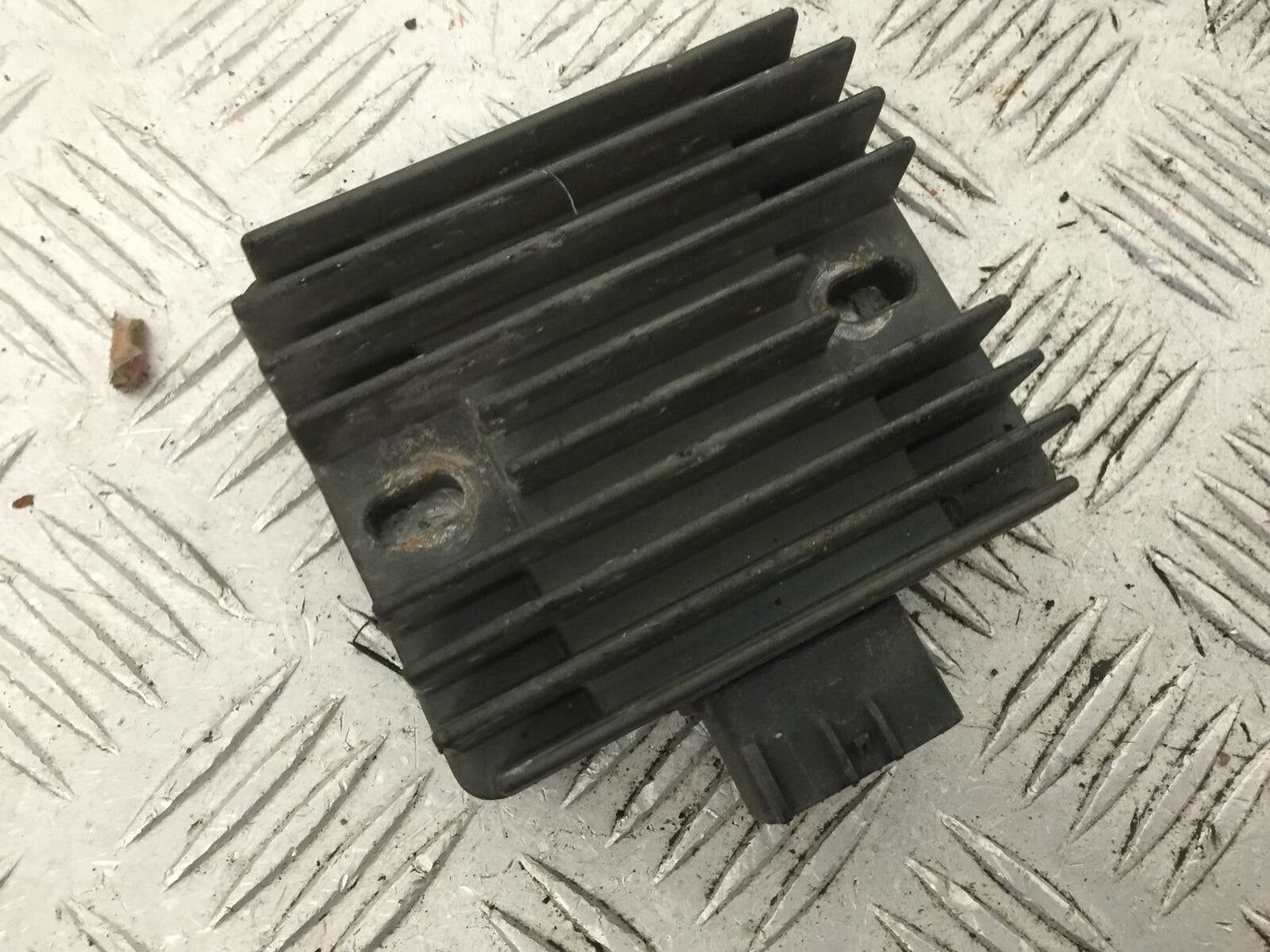 KAWASAKI NINJA 250 R EX250 REGULATOR  YEAR 2008  (STOCK 879)